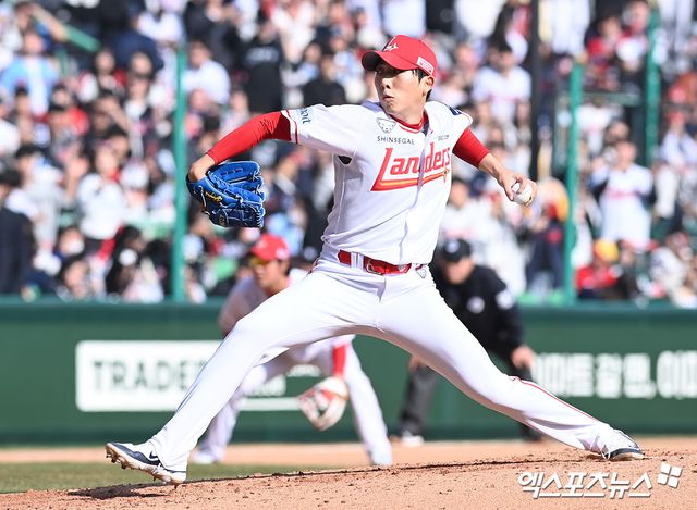 SSG 랜더스 좌완 선발투수 오원석이 정규시즌 경기에 등판해 투구하고 있다. 엑스포츠뉴스 DB
