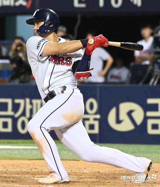 두산 베어스 내야수 강승호. 3월 30일 잠실 KIA 타이거즈전에서 멀티 홈런을 쏘아 올리고 팀의 2연패 탈출을 견인했다. 사진 엑스포츠뉴스 DB