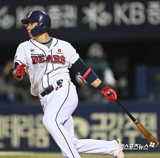 두산 베어스 내야수 강승호. 3월 30일 잠실 KIA 타이거즈전에서 멀티 홈런을 쏘아 올리고 팀의 2연패 탈출을 견인했다. 사진 엑스포츠뉴스 DB