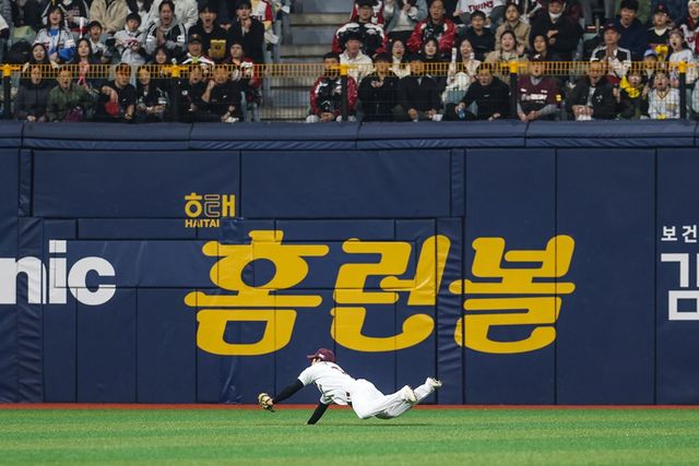 공수주에서 팀에 활력을 불어넣은 박수종. 키움 히어로즈