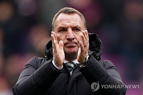 셀틱을 이끄는 브렌던 로저스는 양현준한테 레드카드를 꺼낸 심판을 비난했다. 양현준은 3일 하츠 오브 미들로시언과의 스코틀랜드 프리미어십 29라운드에서 선발로 나왔으나 전반 16분 퇴장을 당했다. 연합뉴스