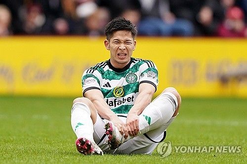 셀틱을 이끄는 브렌던 로저스는 양현준한테 레드카드를 꺼낸 심판을 비난했다. 양현준은 3일 하츠 오브 미들로시언과의 스코틀랜드 프리미어십 29라운드에서 선발로 나왔으나 전반 16분 퇴장을 당했다. 연합뉴스