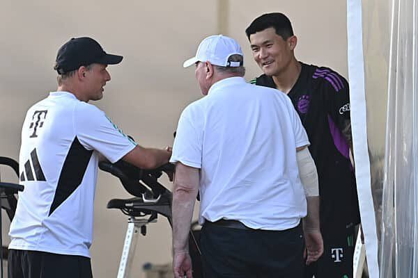 독일 유력지 빌트가 오는 6일 오후 5시에 열리는 유럽축구연맹 챔피언스리그 바이에른 뮌핸-라치오 로마 16강 2차전 예고 기사를 내면서 김민재의 선발 제외를 확신했다. 매체는 특히 김민재는 패했고 그의 자리는 없다며 순식간에 내려가는 그의 입지를 상당히 비판했다. 라치오전엔 에릭 다이어와 마테이스 더리흐트가 나설 것으로 예측했다. 바이에른 뮌헨