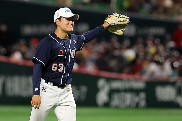 두산 베어스의 2024 스프링캠프 투수조 MVP에 선정된 신인 김택연. 스프링캠프 기간 4경기 무실점 완벽투로 코칭스태프에 눈도장을 확실하게 찍었다. 사진 두산 베어스