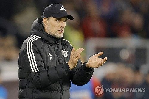 영국 언론 더 선이 7일(한국시간) 해리 케인이 다이어를 칭찬하며 다가오는 6월 예정된 유로 2024에 출전하길 바란다고 말했다.&nbsp;다이어는 지난 6일 독일 바이에른주 뮌헨에 있는 알리안츠 아레나에서 열린 라치오(이탈리아)와의 2023-2024시즌 UEFA 챔피언스리그 16강 2차전에 센터백으로 선발 출장했다.&nbsp;다이어는 마타이스 더 리흐트와 센터백 호흡을 맞췄고 이날 라치오에게 실점하지 않으며 팀의 3-0 완승과 8강 진출에 기여했다. 연합뉴스