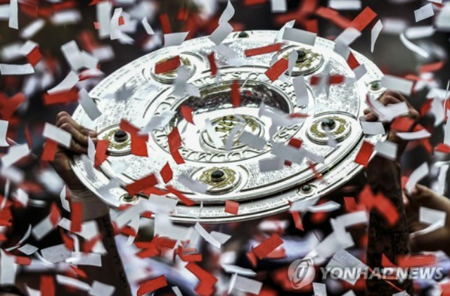 바이에른 뮌헨이 올해도 우승을 위해 시내 마리엔 광장을 대관했다는 소식이 전해졌다. 뮌헨은 올시즌 남성팀의 경우, 12년 만에 무관으로 끝날 가능성이 높다. 연합뉴스