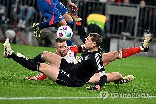 김민재가 9일 독일 바이에른주 뮌헨에서 열린 마인츠와의 2023-2024시즌 분데스리가 25라운드 홈 경기에서 후반 교체 출전했다. 이날 교체 출전으로 김민재는 지난 2022년 부상으로 4경기 연속 결장한 페네르바체시절 이후 2년 만에 2경기 연속 결장 기록을 피했다. 연합뉴스