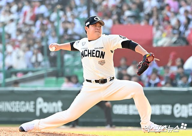 SSG 랜더스 투수 이로운이 정규시즌 경기에 구원 등판해 투구하고 있다. 엑스포츠뉴스 DB