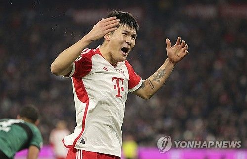 독일 매체 스포르트 빌트가 10일(한국시간) 김민재가 최근 바이에른 뮌헨 주전 센터백 자리에서 밀려났지만, 여름에 이적을 고려하지 않는다고 전했다. 연합뉴스