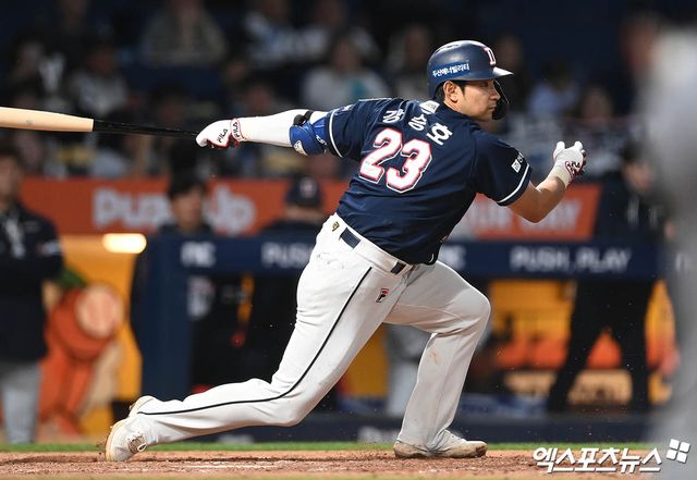 두산 베어스 주전 2루수 강승호. 지난달 23일 정규시즌 개막 후 4월 9일 잠실 한화 이글스전까지 팀 내 최다 안타, 타점, 홈런을 기록 중이다. 사진 엑스포츠뉴스 DB