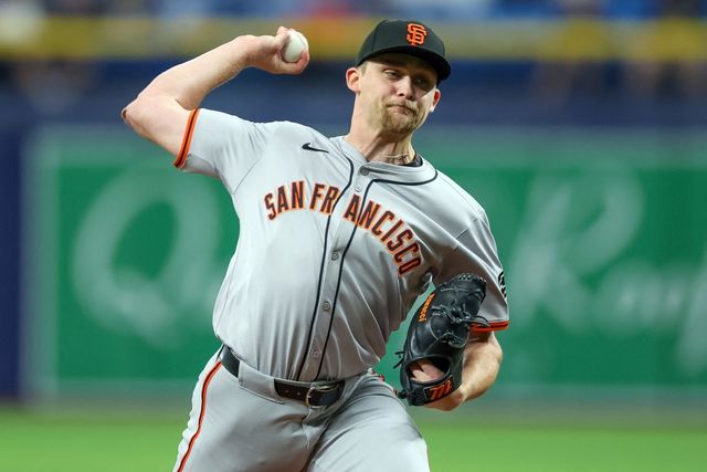 샌프란시스코 우완투수 키튼 윈이 13일 미국 플로리다주 세인트피터스버그에 위치한 트로피카나필드에서 열린 2024 미국프로야구 메이저리그 탬파베이 레이스와의 원정경기에 선발투수로 등판, 5이닝 5피안타 3볼넷 6탈삼진 2실점을 기록했다. 타선의 득점 지원을 받지 못하면서 패전투수가 됐다. AFP 연합뉴스