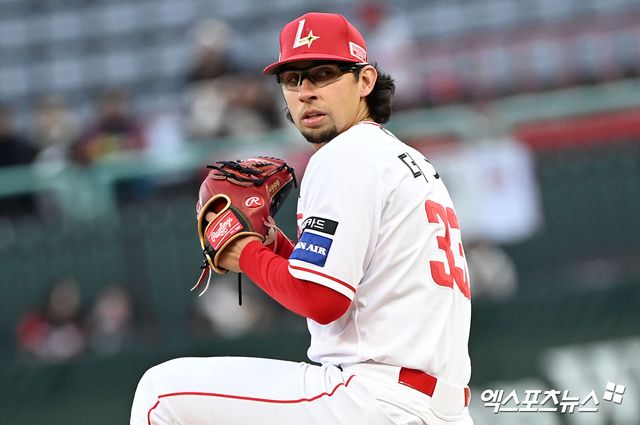 SSG 랜더스 외인투수 로버트 더거가 정규시즌 경기에 선발 등판해 투구하고 있다. 엑스포츠뉴스 DB