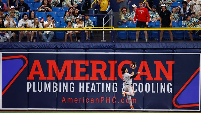 ​​이정후는 한국시간 15일 미국 플로리다주 세인트피터스버그 트로피카나필드에서 열린 '2024 메이저리그' 탬파베이 레이스전에서 1번타자 중견수로 선발 출전해 5타수 1안타를 기록했다. 멋진 호수비는 덤이었다. 연합뉴스 AFP