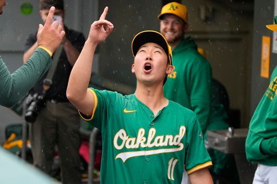 박효준은 한국시간 15일 미국 네바다주 라스베이거스 라스베이거스 볼파크에서 열린 '2024 마이너리그' 솔트레이크 비스전에서 시즌 마수걸이 홈런을 때려냈다. 연합뉴스 AP