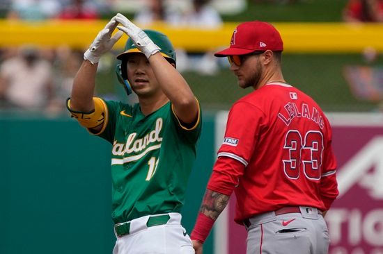 ​​​​박효준은 한국시간 15일 미국 네바다주 라스베이거스 라스베이거스 볼파크에서 열린 '2024 마이너리그' 솔트레이크 비스전에서 시즌 마수걸이 홈런을 때려냈다. 연합뉴스 AP