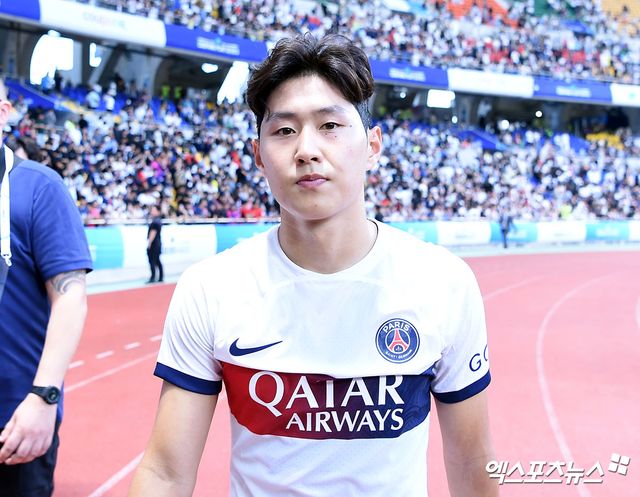 프랑스 최고 명문 파리 생제르맹(PSG)이 17일 스페인 바르셀로나 올림픽 경기장에서 열린 2023-2024 유럽축구연맹(UEFA) 챔피언스리그 8강 2차전 원정 경기에서 FC바르셀로나에 역전승을 거두고 4강 티켓을 거머쥐었다. 이강인은 한국 선수로는 박지성과 이영표, 손흥민에 이어 4번째로 UEFA 챔피언스리그 준결승 무대를 밟게 됐다. 엑스포츠뉴스DB