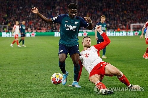 바이에른 뮌헨 수비수 에릭 다이어는 지난 18일 아스널과의 UEFA 챔피언스리그 8강 2차전에서 승리한 후 아스널을 이겨 기쁘다고 말해 눈길을 끌었다. 아스널은 다이어가 2014년부터 2024년 1월까지 몸담았던 토트넘 홋스퍼의 최대 라이벌 클럽이다. 다이어는 8강 2차전에서 무실점 승리를 이끌어 뮌헨의 4강 진출에 기여했다. 반면에 아스널은 다이어를 뚫지 못하면서 챔피언스리그 8강에서 짐을 쌌다. 연합뉴스