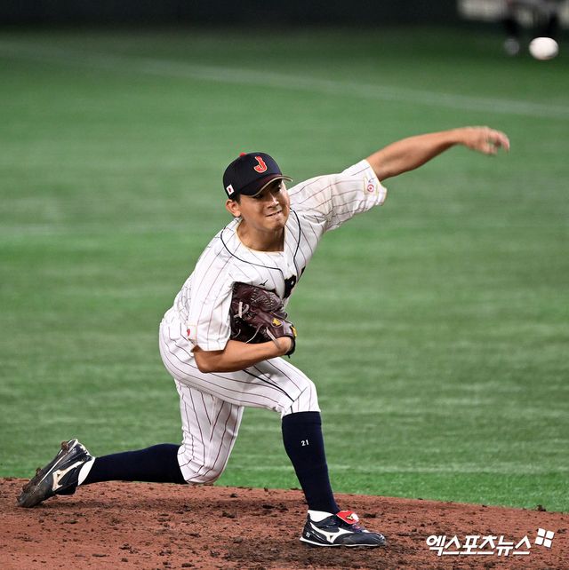 열린 2024 미국프로야구 메이저리그(MLB) 콜로라도 로키스와의 홈경기에 선발 등판해 6이닝 2피안타 무사사구 9탈삼진 무실점으로 호투하면서 팀의 5-0 승리에 기여했다. 이날 경기는 이마나가의 메이저리그 데뷔전으로 그는 첫 경기 첫 승에 성공했다. 그는 이날 투구수 92개를 기록했으며, 직구 56개, 스플리터 24개, 슬라이더 10개, 커브 2개를 기록했다. 연합뉴스