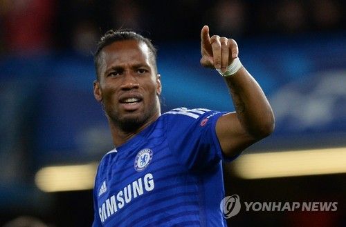 글로벌 매체 풋볼365는 첼시 공격수 콜 팔머가 리그에서 20골을 터트려 프리미어리그 득점왕 후보로 등극하자 과거 팔머처럼 득점왕 후보가 아니었지만 골든 부츠를 수상했던 5명의 선수를 소개했다. 이때 토트넘 홋스퍼 주장 손흥민도 프리미어리그 깜짝 득점왕을 차지한 5인 중 한 명에 포함됐다. 손흥민은 지난 2022년 리그에서 23골을 터트리며 리버풀의 모하메드 살라와 함께 프리미어리그 공동 득점왕을 수상한 바 있다. 연합뉴스