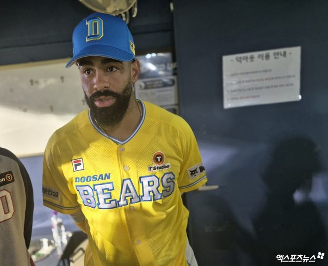 두산 베어스 외국인 타자 헨리 라모스가 4월 19일 서울 잠실야구장에서 열린 2024 신한 SOL Bank KBO리그 키움 히어로즈와의 시즌 1차전에서 &nbsp;5타수 3안타 4타점 2득점을 기록, 두산의 대승에 힘을 보탰다. 사진 엑스포츠뉴스