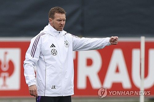 독일 매체 TZ에 따르면 바이에른 뮌헨은 위르겐 클롭 감독을 선임하기 위해 토마스 투헬 감독과 1년 더 동행할 수도 있다. 세계적인 명장 클롭 감독은 휴식기를 원하면서 이번 시즌을 끝으로 리버풀을 떠난다. 클롭 감독을 데려오기 위해 뮌헨이 이번 시즌까지만 투헬 감독과 1년 더 함께할 수 있다는 주장이 제기됐다. 연합뉴스