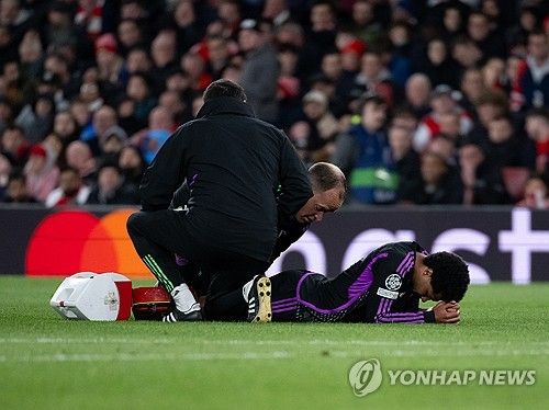 영국 매체 풋볼인사이더가 지난 19일(한국시간) 토트넘이 바이에른 뮌헨 윙어 그나브리에게 구체적인 관심을 보이고 있다고 전했다.&nbsp;그나브리는 2011년부터 2016년까지 아스널 소속으로 활약했다. 연합뉴스