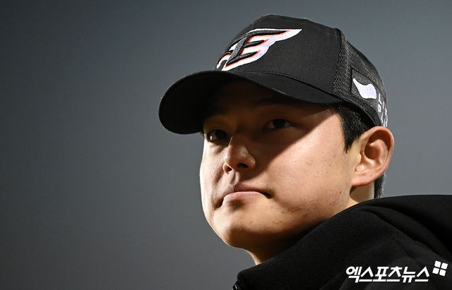 문동주는 23일 수원 KT위즈파크에서 열릴 '2024 신한 SOL Bank KBO 리그' KT 위즈와 주중 3연전 1차전에 선발 등판한다. 문동주는 최근 류현진의 체인지업을 익혀 투구 패턴에 변화를 가져갔다. 엑스포츠뉴스 DB 