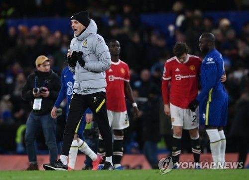 독일 축구 전문지 키커 기자 게오르그 홀츠너가 22일(한국시간) 자신의 사회관계망서비스(SNS) X(구 트위터)를 통해 투헬이 맨체스터 유나이티드와 처음으로 접촉했다고 전했다.&nbsp;토마스 투헬은 이번 시즌을 끝으로 바이에른 뮌헨과 결별한다. 연합뉴스