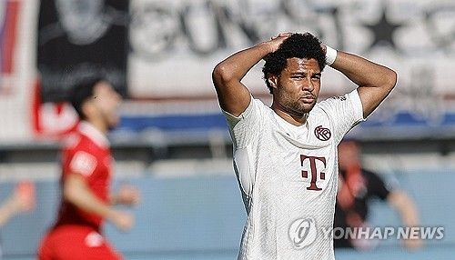 영국 매체 풋볼인사이더가 지난 19일(한국시간) 토트넘이 바이에른 뮌헨 윙어 그나브리에게 구체적인 관심을 보이고 있다고 전했다.&nbsp;그나브리는 2011년부터 2016년까지 아스널 소속으로 활약했다. 연합뉴스