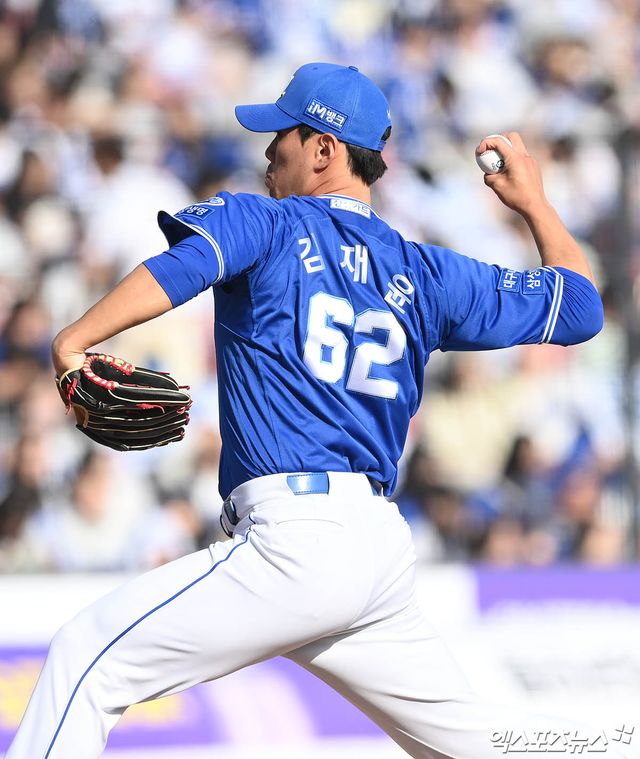 삼성 라이온즈 구원투수 김재윤이 정규시즌 경기에 등판해 역투하고 있다. 엑스포츠뉴스 DB