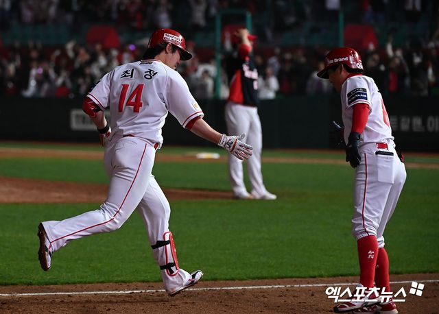 최정은 오는 23~25일 사직구장에서 열릴 '2024 신한 SOL Bank KBO 리그' 롯데 자이언츠와 주중 3연전에 출전을 앞두고 있다. 엑스포츠뉴스 DB