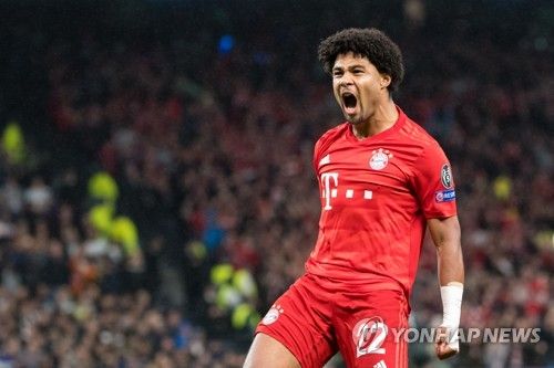 영국 매체 풋볼인사이더가 지난 19일(한국시간) 토트넘이 바이에른 뮌헨 윙어 그나브리에게 구체적인 관심을 보이고 있다고 전했다.&nbsp;그나브리는 2011년부터 2016년까지 아스널 소속으로 활약했다. 연합뉴스