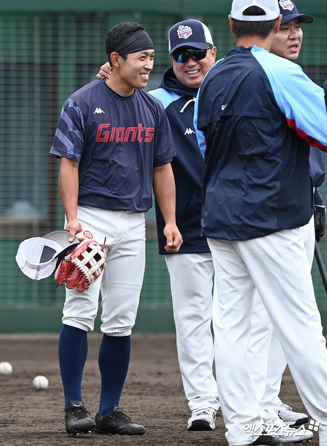 롯데 자이언츠 외야수 황성빈. 지난 21일 KT 위즈와 더블헤더 1, 2차전에서 3개의 홈런을 쳐내며 팀의 3연승을 이끌었다. 최근 선발 좌익수로 꾸준히 출전 기회를 얻고 있다. 사진 엑스포츠뉴스 DB