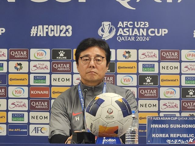 인도네시아의 최대 강점으로 신태용 감독의 존재를 꼽은 황선홍 감독. 사진 도하, 김환 기자