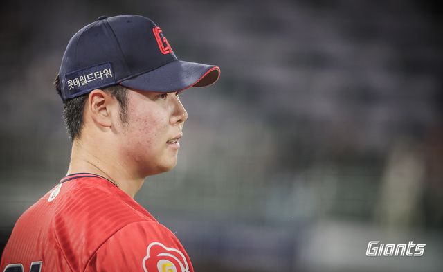 롯데 자이언츠 신인 투수 전미르. 지난 3월 23일 정규시즌 개막전부터 줄곧 1군 엔트리에 이름을 올리고 있다. 14경기에 나와 13.1이닝 1승 무패, 2홀드, 평균자책점 1.35로 활약 중이다. 사진 롯데 자이언츠