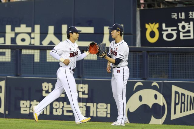 23일 서울 잠실구장에서 열린 2024 신한 SOL Bank KBO리그 NC 다이노스와 두산 베어스의 경기, 데뷔 첫 선발투수로 등판한 최준호가 5이닝 1실점으로 호투했다. 두산 베어스