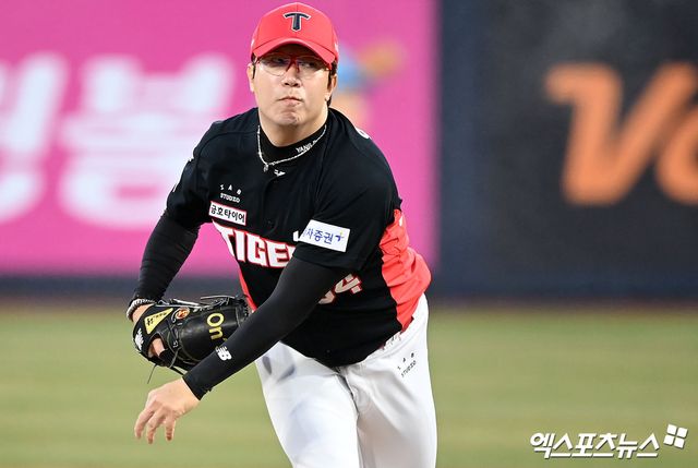 KIA 타이거즈 선발투수 양현종이 정규시즌 경기에 등판해 역투하고 있다. 엑스포츠뉴스 DB