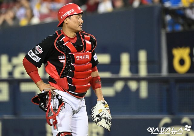 김태군은 26일 잠실구장에서 열린 '2024 신한 SOL Bank KBO 리그' LG 트윈스와 주말 3연전 1차전에서 8번타자 포수로 선발 출전. 5회말 치명적인 수비 실책을 저질러 고개 숙였다. 잠실, 김한준 기자