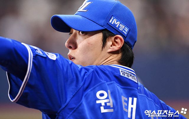 삼성 라이온즈 선발투수 원태인이 26일 서울 고척스카이돔에서 열린 키움 히어로즈와의 원정경기에 등판해 투구하고 있다. 고척, 박지영 기자​​​​​​