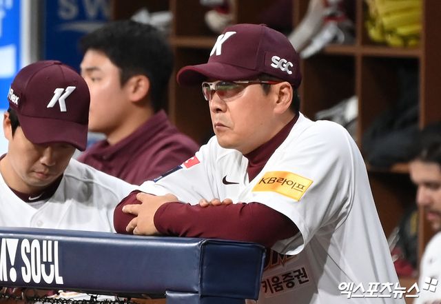 홍원기 키움 히어로즈 감독. 4월 28일 고척 삼성 라이온즈전에 앞서 이례적으로 심판 판정에 대한 아쉬움을 드러냈다. 타자의 체크 스윙 여부도 비디오 판독 대상에 포함시켜야 한다는 소신을 밝혔다. 사진 엑스포츠뉴스 DB