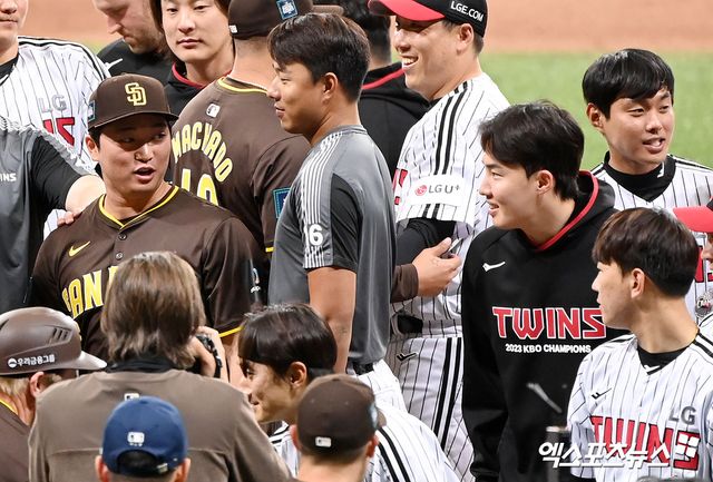 2024시즌 메이저리그 도전을 선택했던 샌디에이고 파드리스 고우석이 마이너리그 더블A에서 시즌을 시작한다. 샌디에이고 산하 마이너리그 더블A 팀인 샌안토니오 미션스는 3일 개막 로스터 28명 명단을 발표했다. 고우석은 이 명단에 이름을 올려 더블A에서 일단 미국 생활을 시작하게 됐다. 엑스포츠뉴스 DB