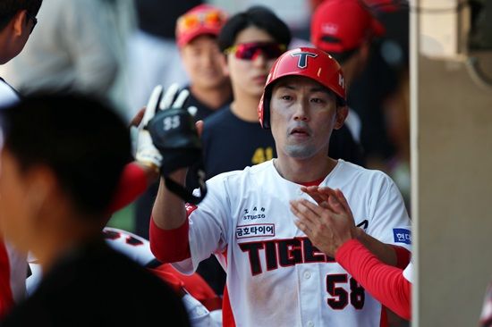 KIA 타이거즈 베테랑 내야수 서건창. 2024 시즌 개막 후 7경기에서 타율 0.444, 21타수 7안타, 1홈런 5타점, OPS 1.302로 맹타를 휘두르고 있다. 사진 KIA 타이거즈 제공