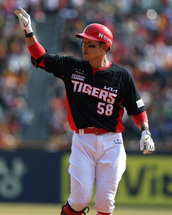 KIA 타이거즈 베테랑 내야수 서건창. 2024 시즌 개막 후 7경기에서 타율 0.444, 21타수 7안타, 1홈런 5타점, OPS 1.302로 맹타를 휘두르고 있다. 사진 KIA 타이거즈 제공