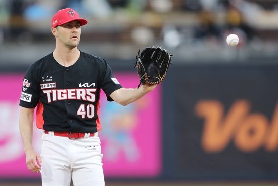 KIA 타이거즈 외국인 투수 제임스 네일. 지난 4월 3일 수원 KT 위즈전에서 6이닝 1실점 호투로 시즌 2승째를 따냈다. 사진 KIA 타이거즈