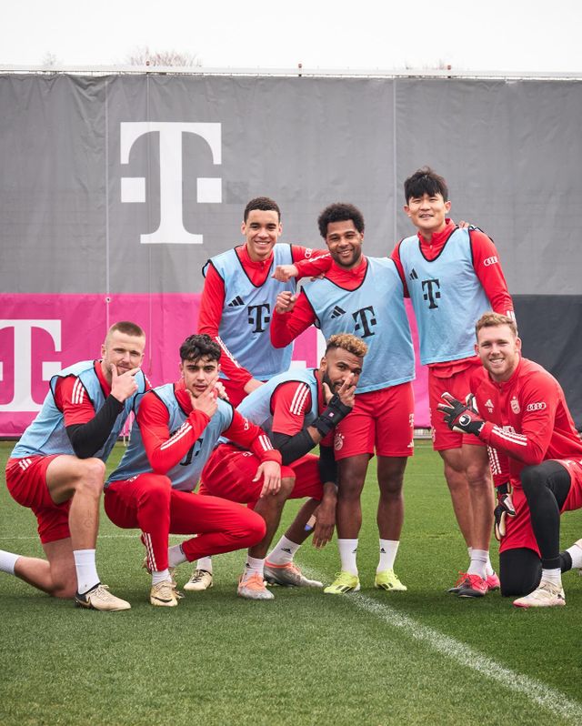 바이에른 뮌헨은 6일 오후 10시30분 독일 하이덴하임에 위치한 포이트 아레나에서 FC하이덴하임과 분데스리가 28라운드 원정 경기를 치른다. 경기를 앞두고 각종 매체들이 김민재의 선발 출전 가능성을 점쳤다. 이번 시즌 전반기 동안 뮌헨 주전 센터백으로 활약해 온 김민재는 최근 4경기 연속 벤치에서 출발했지만 하이덴하임 원정을 앞두고 5경기 만에 선발 라인업에 복귀할 수 있다는 추측이 나왔다. 바이에른뮌헨