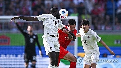 하이덴하임전에서 최악의 졸전을 펼친 김민재가 독일 언론으로부터 최저 평점인 6점 올 킬을 달성했다. 독일 빌트, TZ, 키커 등은 김민재에게 6점을 부여했다. 독일식 평점은 숫자가 높을 수록 평가가 낮다. 하이덴하임전에서 뮌헨이 내준 3실점에 모두 관여한 김민재가 그만큼 형편 없었다는 평가였다. 연합뉴스