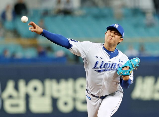 삼성 라이온즈 사이드암 투수 최하늘. 2024 시즌 개막 후 13경기에 나와 17.2이닝, 1승 무패 1홀드 평균자책점 2.04로 뛰어난 활약을 펼치고 있다. 삼성 코칭스태프의 높은 신뢰 속에 꾸준히 불펜에서 기회를 얻고 있다. 사진 삼성 라이온즈