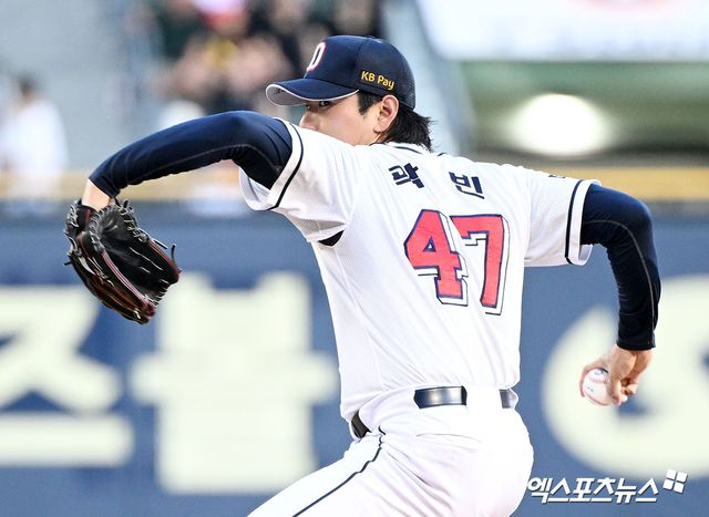 두산 베어스 토종 에이스 곽빈. 4월 30일 서울 잠실야구장에서 열린 2024 신한 SOL Bank KBO리그 삼성 라이온즈와 팀 간 4차전에 선발등판, 6⅓이닝 7피안타 3볼넷 3탈삼진 무실점 호투로 두산의 4-0 승리를 견인했다. 지난달 23일 정규시즌 개막 후 7번째 도전 만에 올해 마수걸이 승리를 손에 넣었다. 사진 엑스포츠뉴스 DB