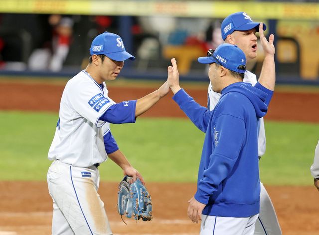 박진만 감독이 이끄는 삼성 라이온즈. 5월 9일 대구 삼성라이온즈파크에서 열린 KIA 타이거즈와의 홈 경기에서 5-2로 이겼다. 3연패를 끊고 단독 3위 자리를 굳게 지켜냈다. 사진 삼성 라이온즈