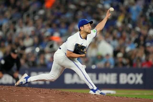 토론토 블루제이스 좌완투수 기쿠치 유세이가 11일 캐나다 온타리오주 토론토의 로저스센터에서 열린 2024 미국프로야구 메이저리그 미네소타 트윈스와의 홈경기에 선발 등판해 8이닝 4피안타 1피홈런 3탈삼진 2실점을 기록했다. 올 시즌 기쿠치가 퀄리티스타트 플러스를 달성한 건 이번이 처음이다. 기쿠치의 시즌 평균자책점은 2.72에서 2.64로 떨어졌다. USA투데이스포츠 연합뉴스